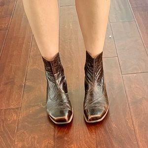 Cydwoq size 37 ankle boots.